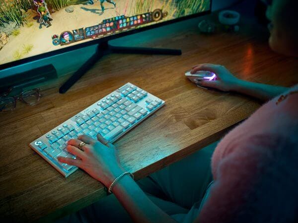 Logitech G915 X LIGHTSPEED TKL, GL Tactile, Wireless, bela, SLO g. - Image 5