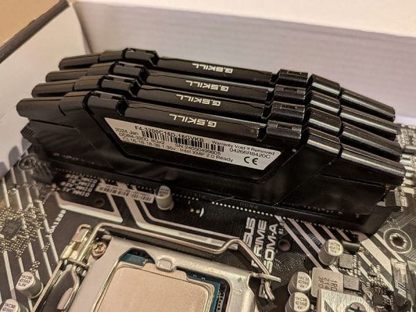 4x8GB RAM CL16 Rabljeno